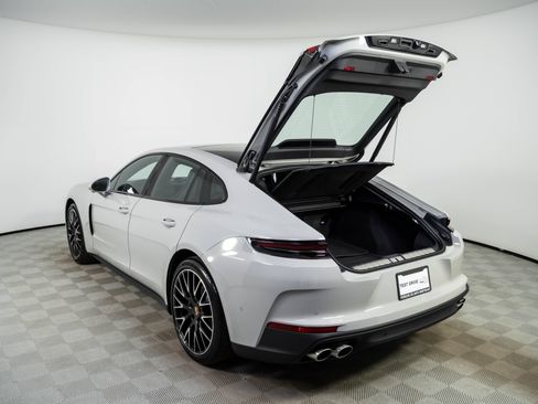 New 2026 Porsche Panamera RWD image 33