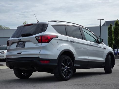 Used 2019 Ford Escape SE FWD image 24