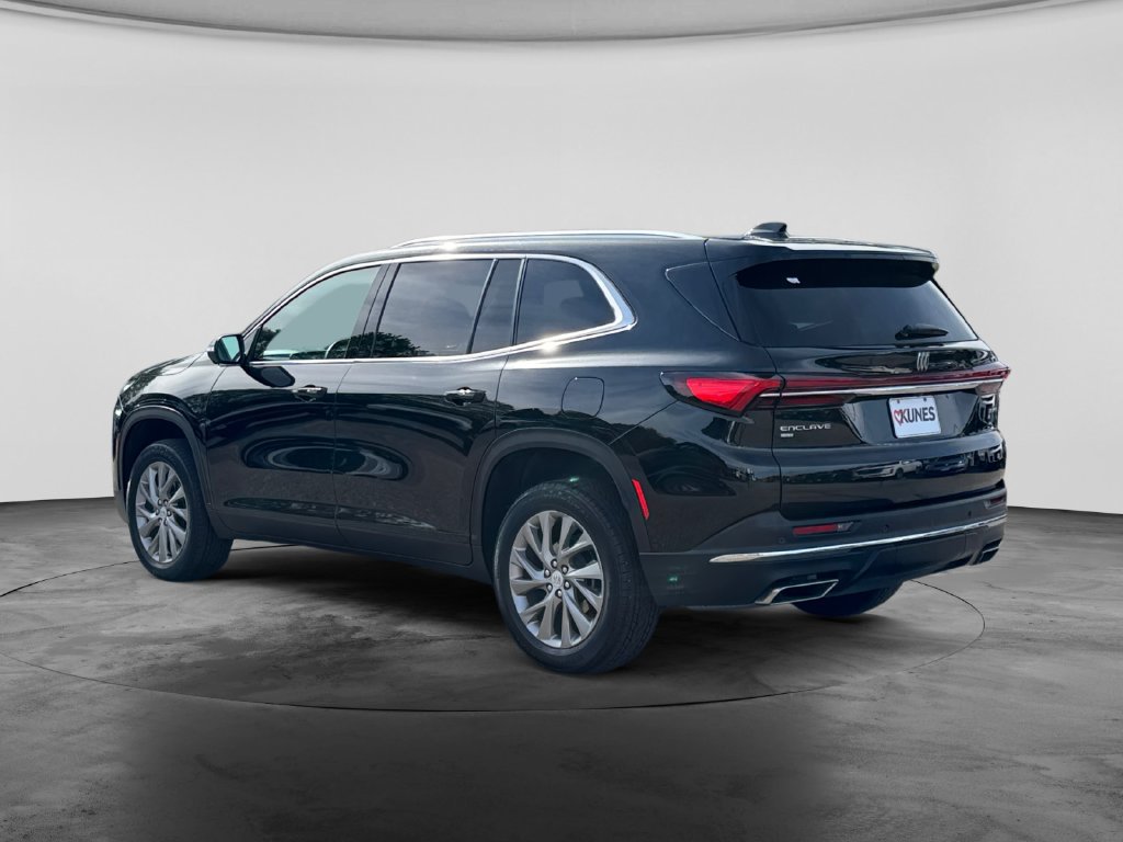 Used 2025 Buick Enclave Preferred AWD/4WD image 7