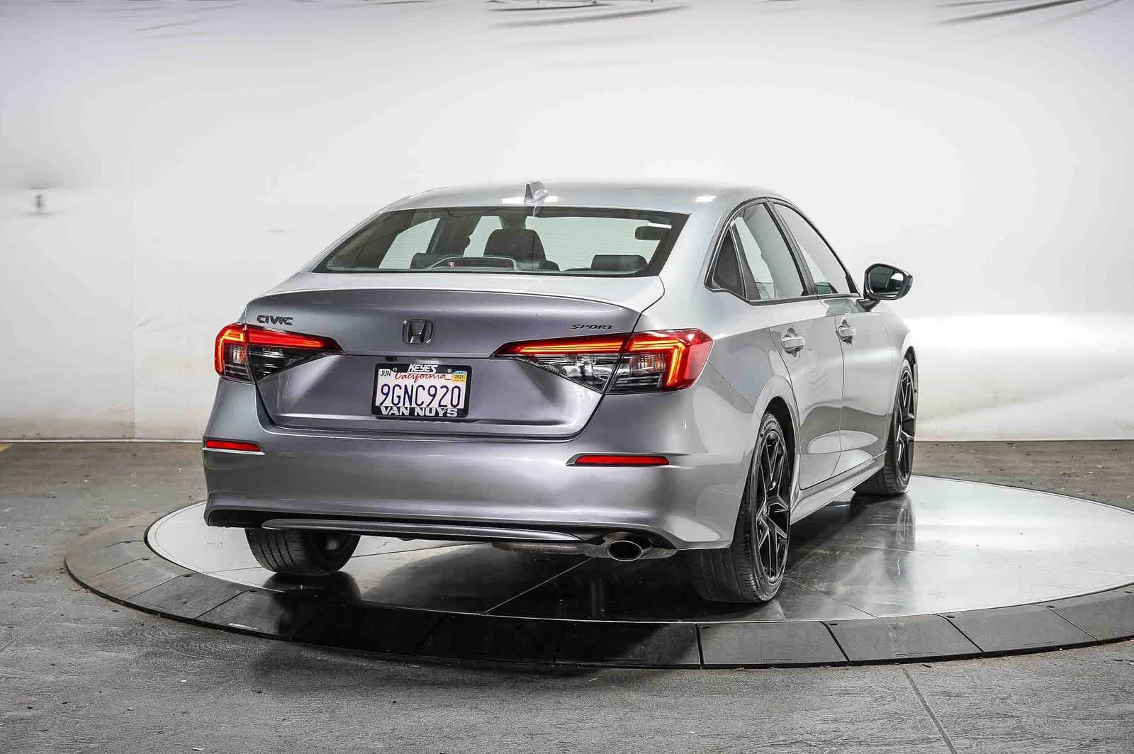 Used 2023 Honda Civic Sport image 4