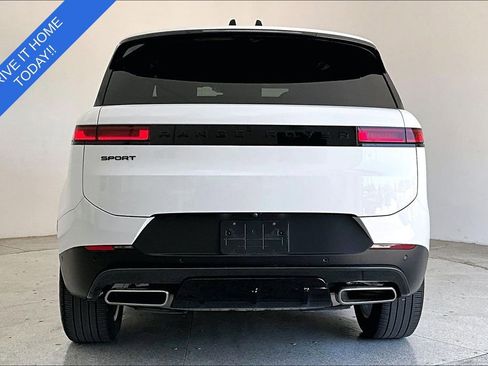 Used 2025 Land Rover Range Rover Sport SE AWD/4WD image 5