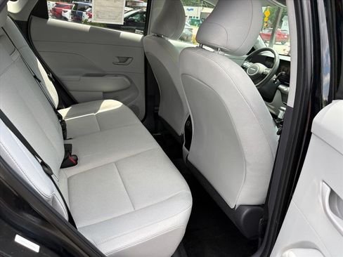 Certified 2025 Hyundai Kona SEL FWD image 17