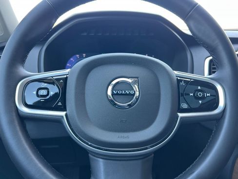 Used 2025 Volvo XC90 B6 Plus image 29