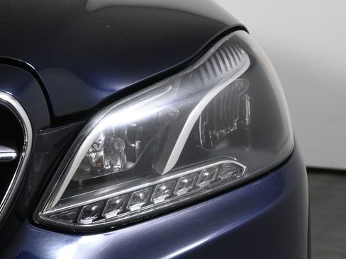 Used 2014 Mercedes-Benz E 350 4MATIC Sedan image 11