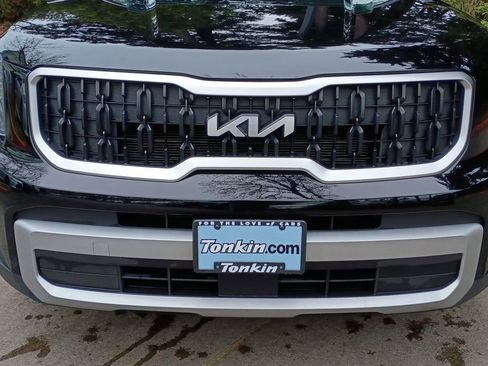 Used 2023 Kia Telluride EX w/ EX Captain's Chair Package AWD/4WD image 12