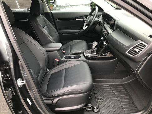 Used 2024 Kia Seltos EX FWD image 27