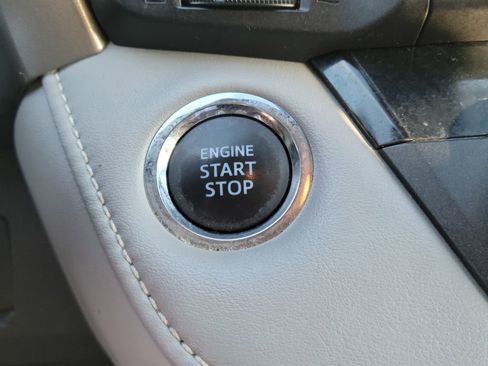 Used 2018 Toyota RAV4 XLE image 20