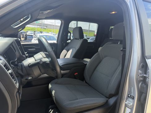 Used 2024 RAM 1500 Big Horn AWD/4WD image 32