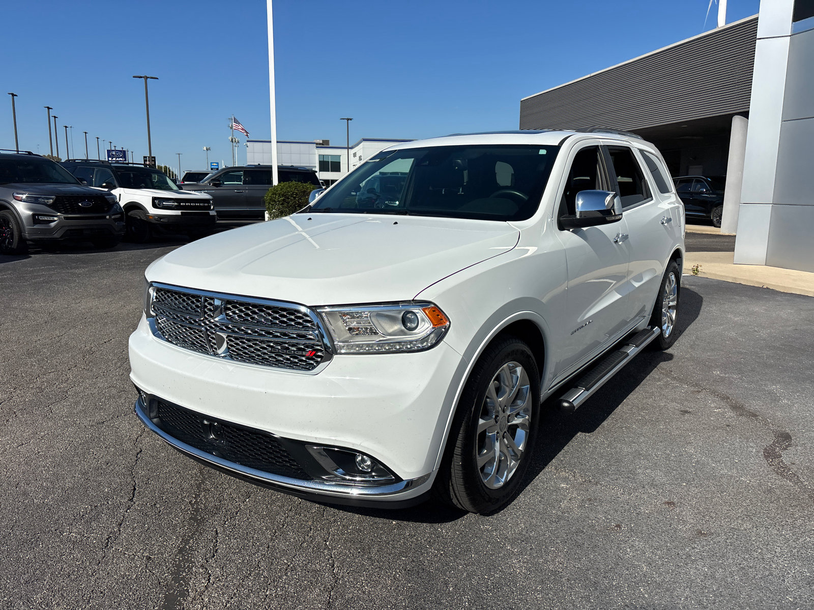 Used 2016 Dodge Durango Citadel w/ Technology Group RWD image 3