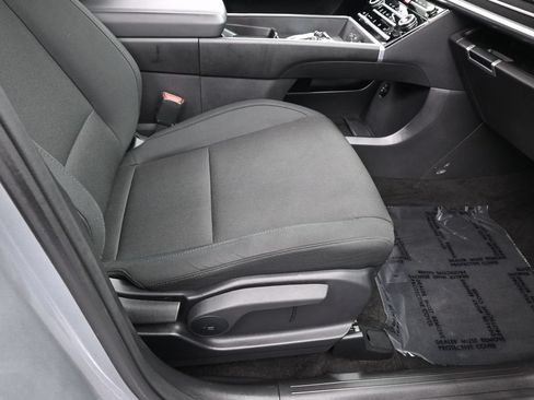 Used 2025 Hyundai Santa Fe SE FWD image 42
