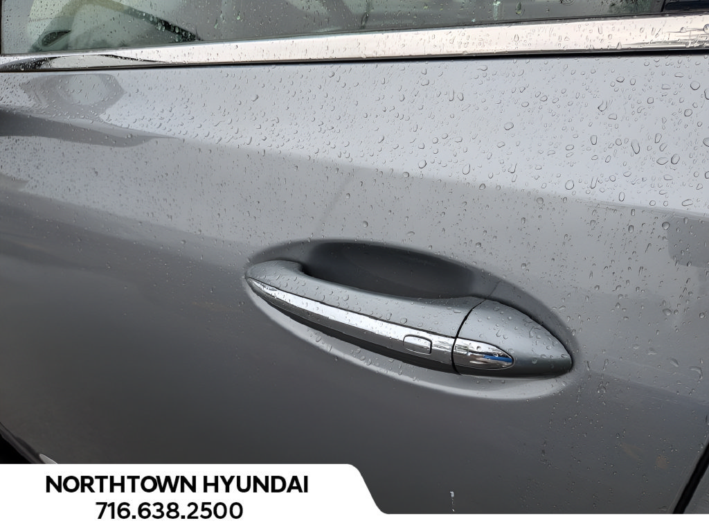 Used 2024 Buick Enclave Essence AWD/4WD image 44
