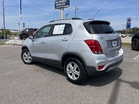 Used 2017 Chevrolet Trax LT FWD image 5