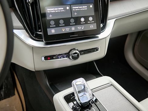 New 2026 Volvo XC90 T8 Ultra w/ Protection Package image 16