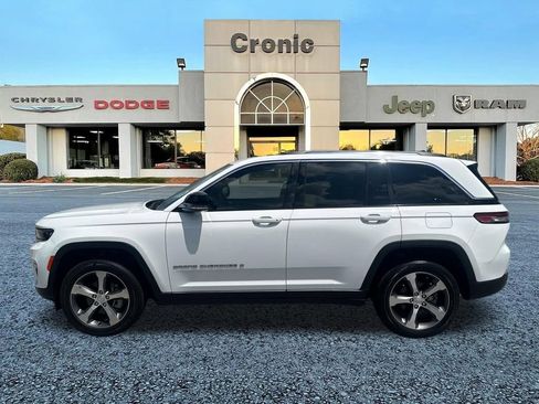 Used 2023 Jeep Grand Cherokee Limited w/ Trailer Tow Prep Group (B) AWD/4WD image 6