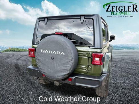 Used 2022 Jeep Wrangler Unlimited Sahara w/ Dual Top Group AWD/4WD image 5