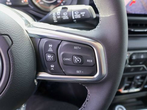 New 2026 Jeep Wrangler Unlimited Sahara AWD/4WD image 27