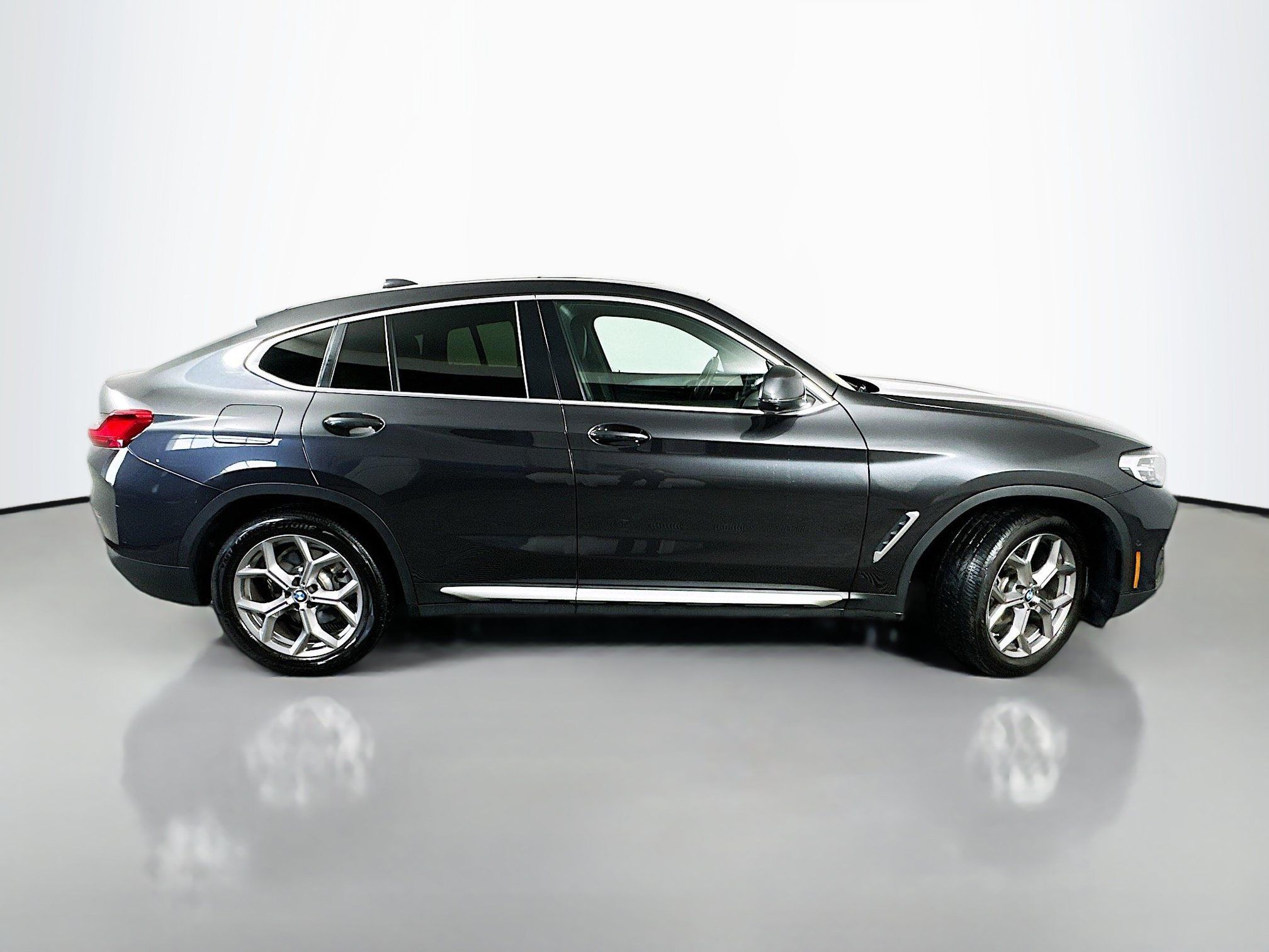 Used 2022 BMW X4 xDrive30i w/ Premium Package 2 AWD/4WD image 8