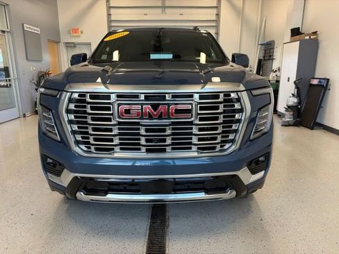 Used 2026 GMC Yukon Denali w/ Sun & Power Step Package AWD/4WD image 5