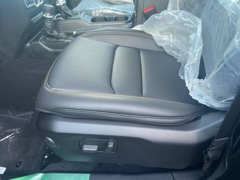 New 2025 Jeep Gladiator Sport image 5