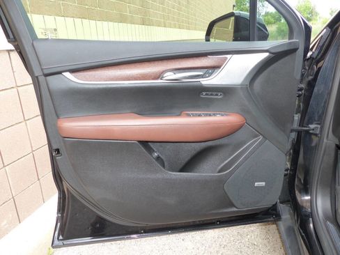 Used 2021 Cadillac XT5 Premium Luxury FWD image 29