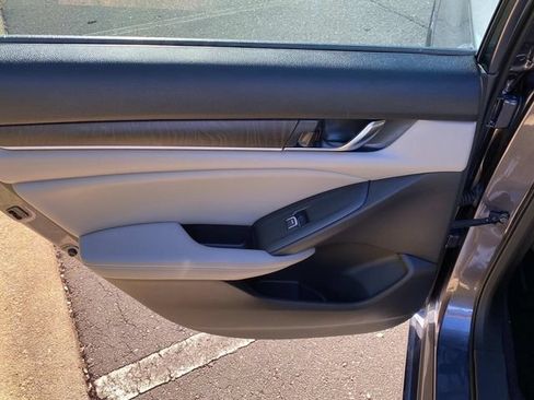 Used 2019 Honda Accord EX-L image 10