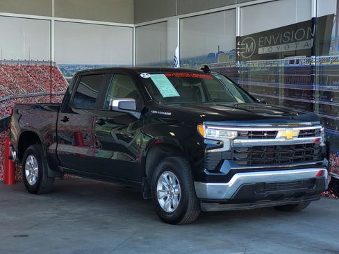 Used 2025 Chevrolet Silverado 1500 LT image 1