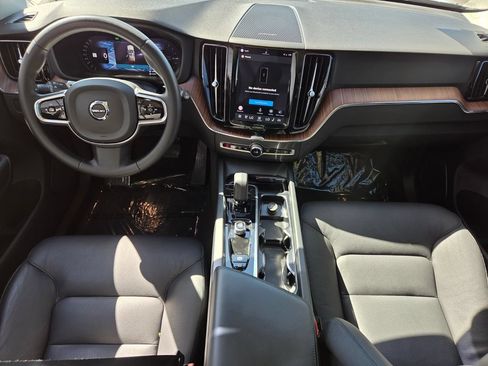 Used 2023 Volvo XC60 T8 Plus AWD/4WD image 18