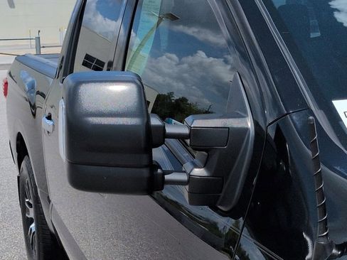 Used 2021 Nissan Titan SV w/ SV Convenience Package RWD image 13