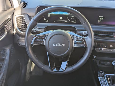 Used 2025 Kia Seltos EX w/ EX Sunroof Package image 16