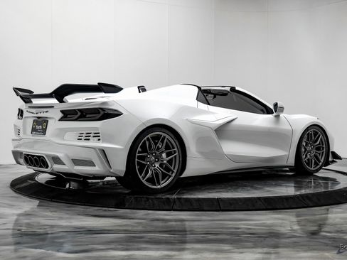 Used 2025 Chevrolet Corvette Z06 w/ Z07 Performance Package image 17