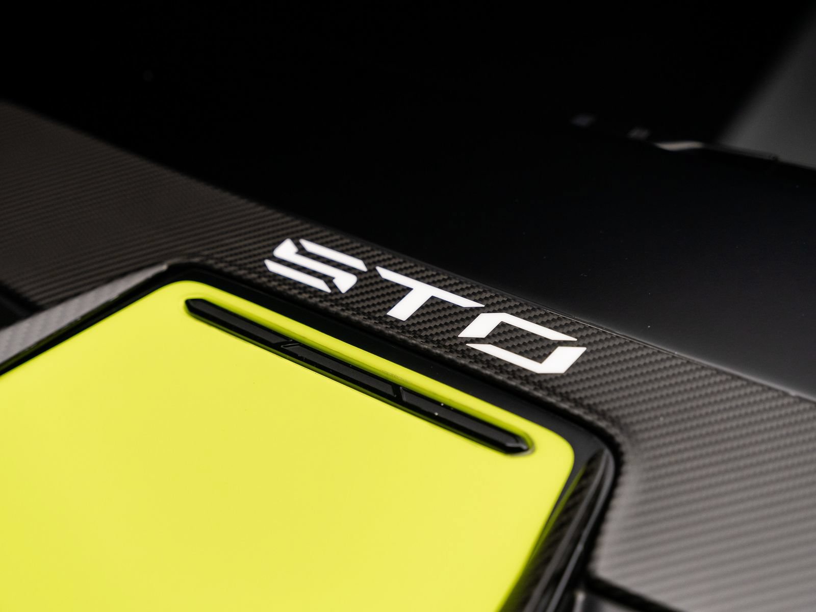 Used 2022 Lamborghini Huracan STO RWD image 25