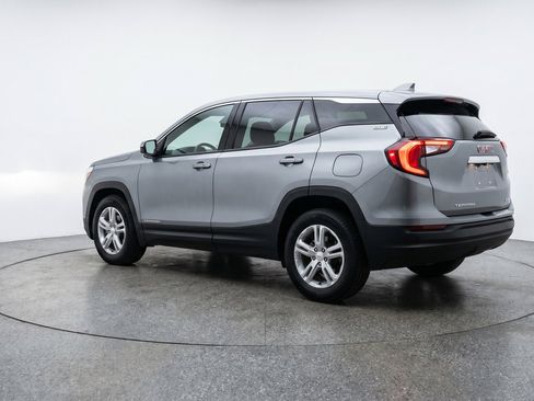 Used 2024 GMC Terrain SLE FWD image 6