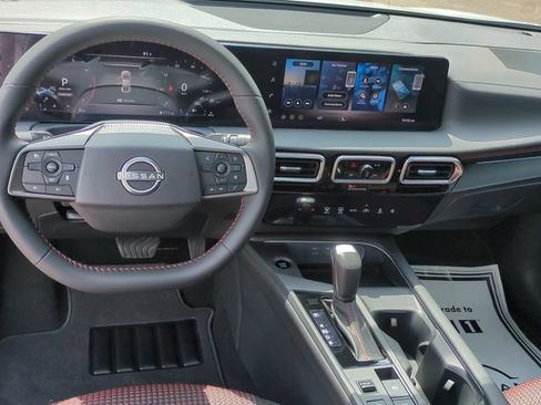 New 2026 Nissan Sentra SR w/ Floor Mat Package FWD image 15