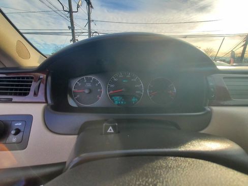 Used 2009 Chevrolet Impala LT image 16