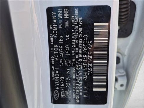 Used 2024 Hyundai Elantra Limited FWD image 25
