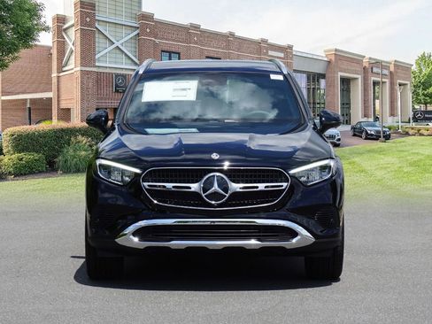 Used 2025 Mercedes-Benz GLC 300 4MATIC image 2