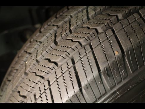 Used 2023 Jeep Wrangler Sport S image 17