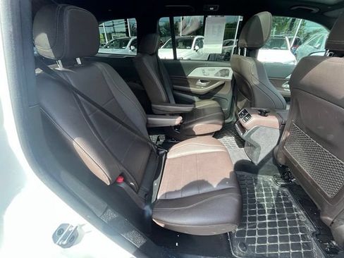 Used 2022 Mercedes-Benz GLS 450 4MATIC image 12