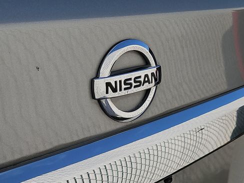 Used 2011 Nissan Versa 1.8 S w/ PWR Plus Pkg FWD image 4