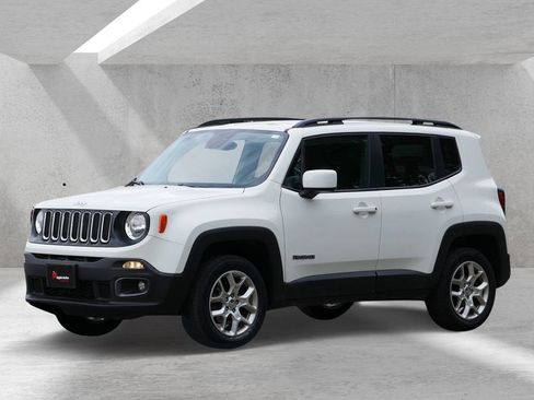 Used 2017 Jeep Renegade Latitude w/ Popular Equipment Group AWD/4WD image 6