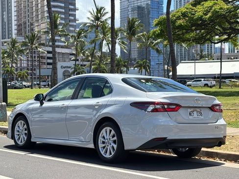 Used 2024 Toyota Camry LE FWD image 3
