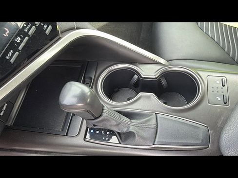 Used 2024 Toyota Camry SE image 22