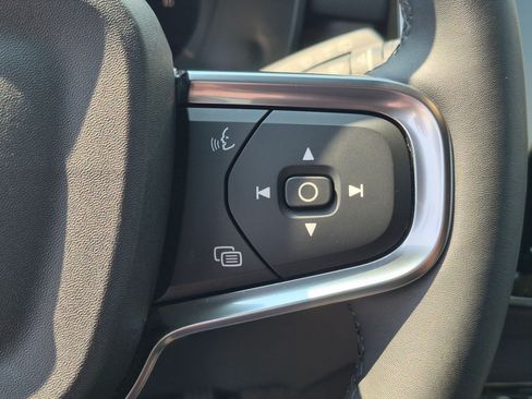 Used 2023 Volvo XC40 Recharge Ultimate AWD/4WD image 18
