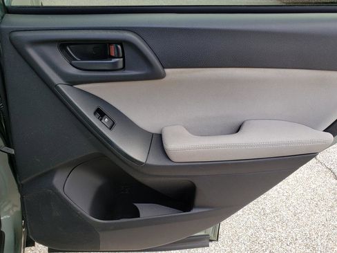 Used 2014 Subaru Forester 2.5i Premium w/ All-Weather Package image 17