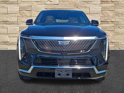 Certified 2025 Cadillac Escalade IQ Luxury 2 AWD/4WD image 5
