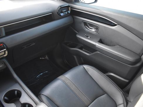 Used 2025 Honda Pilot EX-L image 21