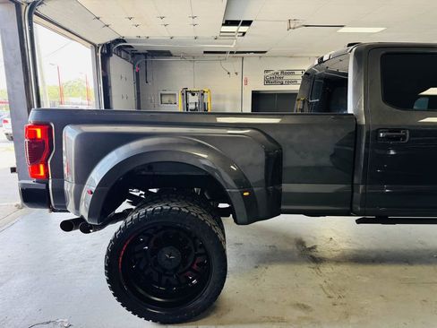 Used 2020 Ford F450 Lariat w/ Lariat Ultimate Package AWD/4WD image 5