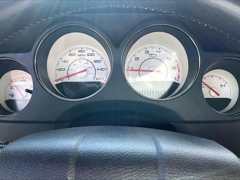 Used 2013 Dodge Challenger R/T image 23