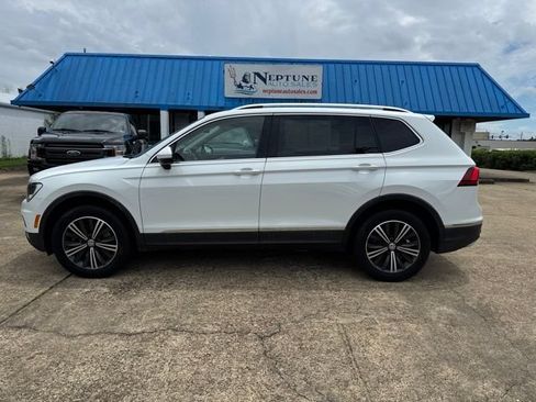 Used 2018 Volkswagen Tiguan SEL AWD/4WD image 8