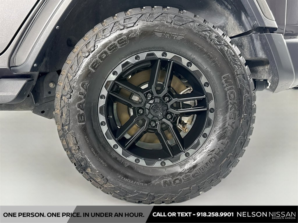 Used 2022 Jeep Wrangler Unlimited Sahara w/ Dual Top Group AWD/4WD image 31